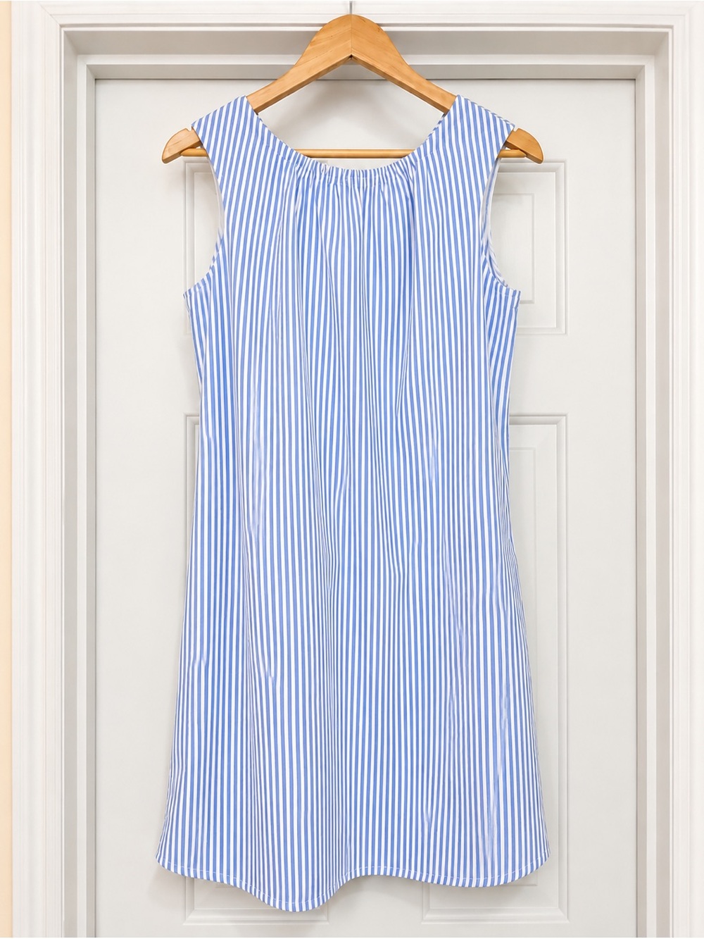 Crown & Ivy Blue White Seersucker Shift Dress Size 4 Cotton Lined Coastal Preppy